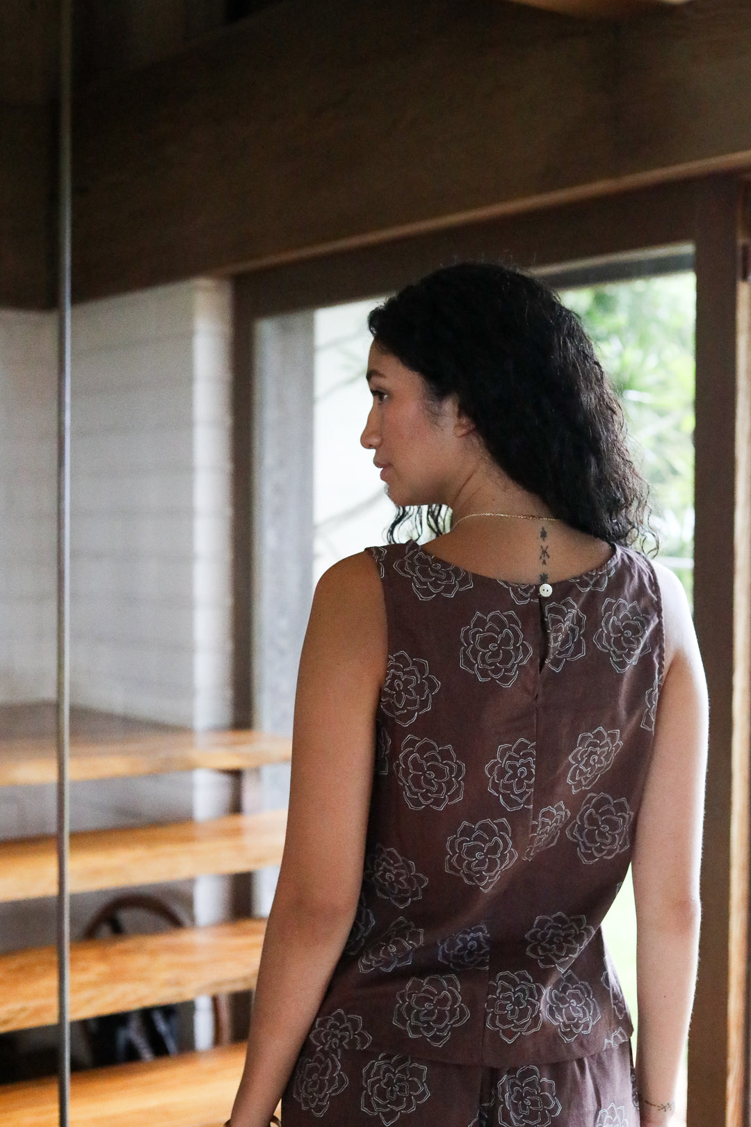 Jenny Top in Gardenia - Espresso